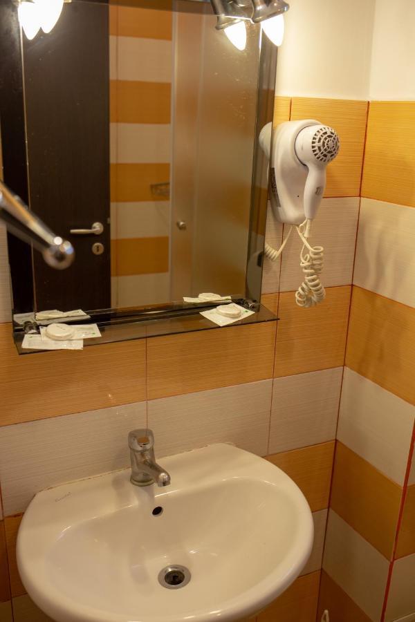 Curtea Brancoveneasca Hotel Constanta Bagian luar foto